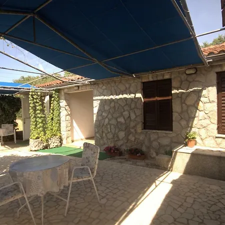 Cvelic Milovcic Apartment Malinska